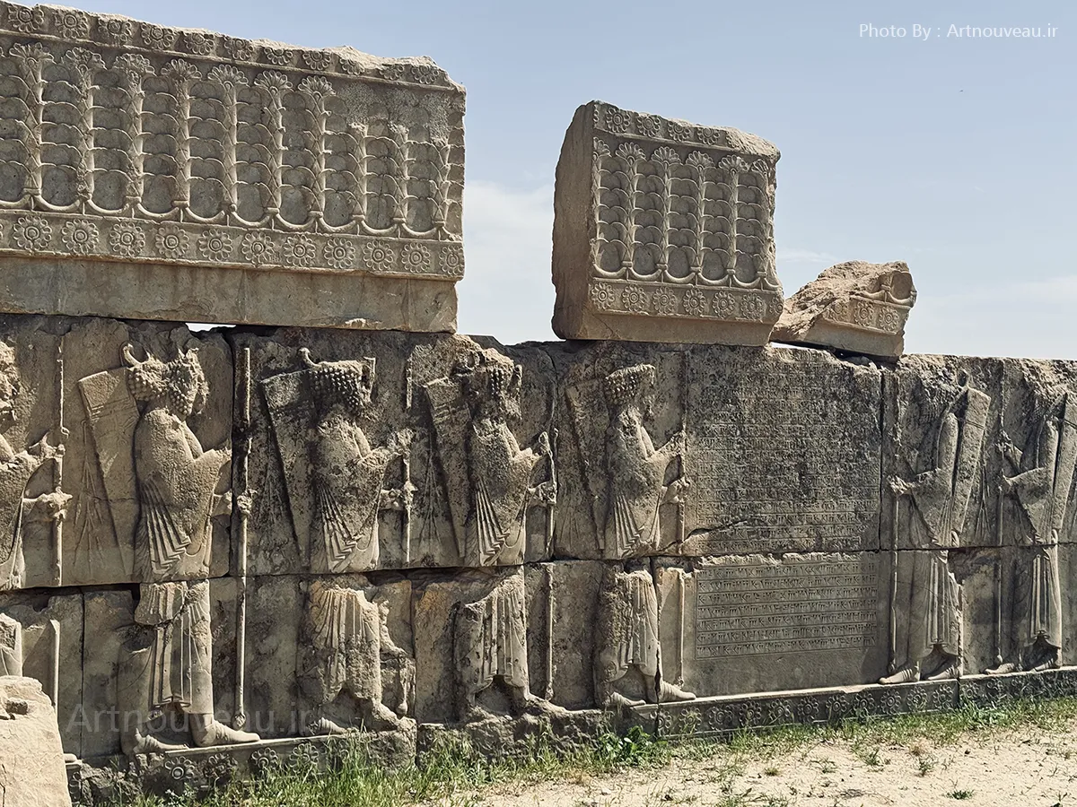 معماری دوران هخامنشیان